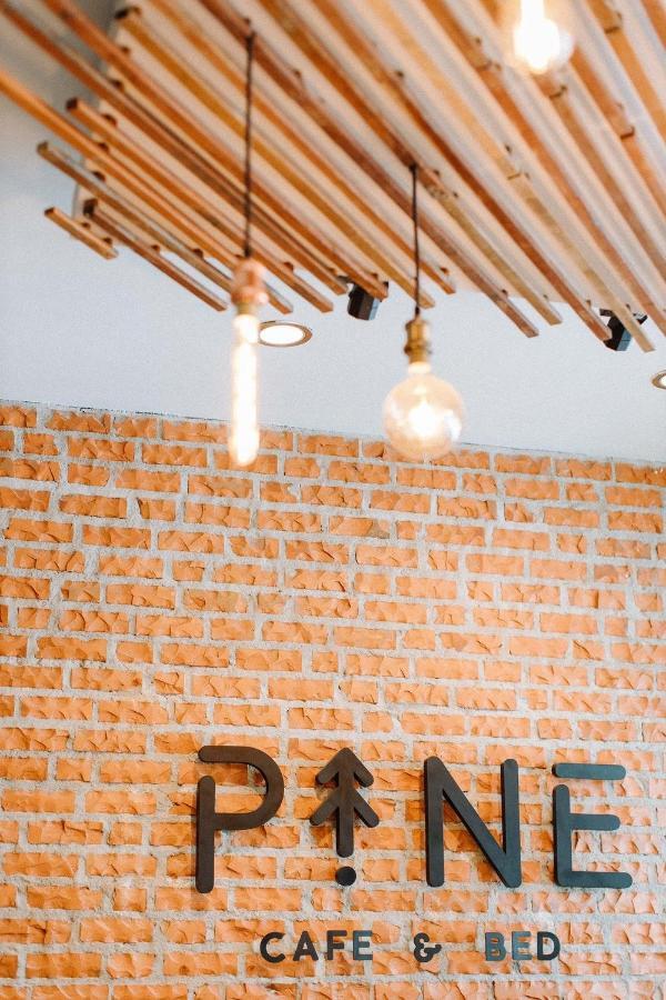 Отель Pine Cafe'&Bed Аюттхая Экстерьер фото