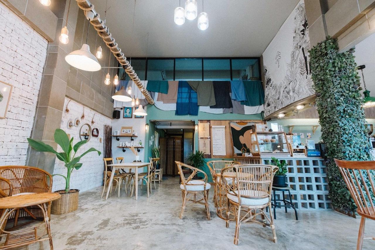 Отель Pine Cafe'&Bed Аюттхая Экстерьер фото