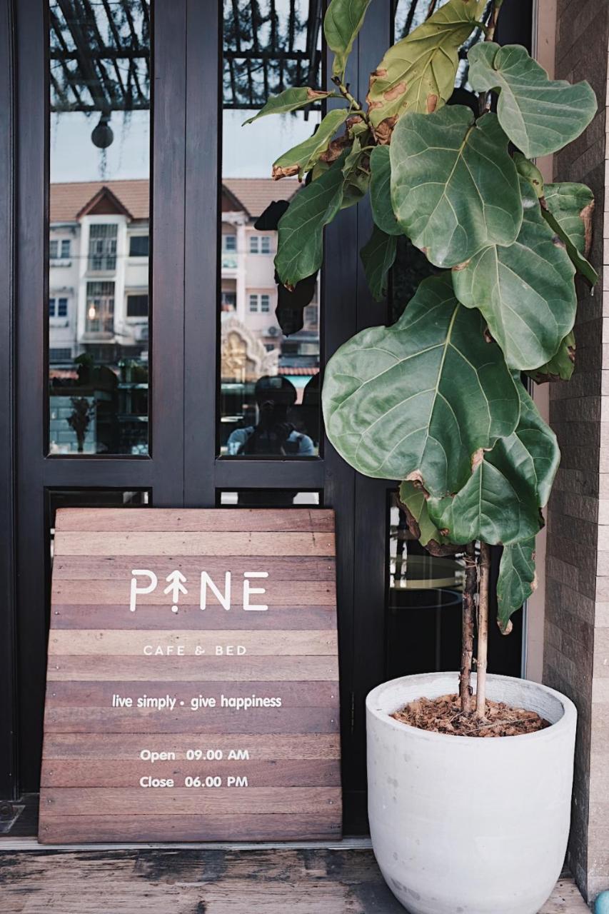 Отель Pine Cafe'&Bed Аюттхая Экстерьер фото